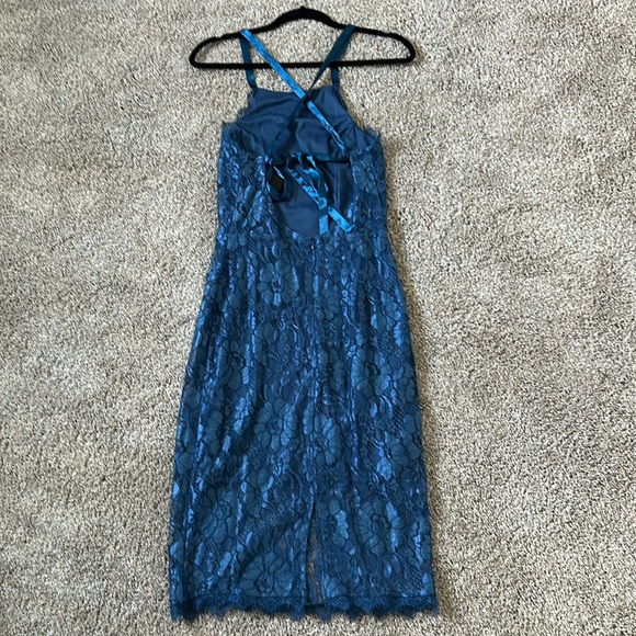 Lulu’s Wishful Wanderings Blue Lace Bodycon Midi Dress
- Medium - Picture 2 of 4